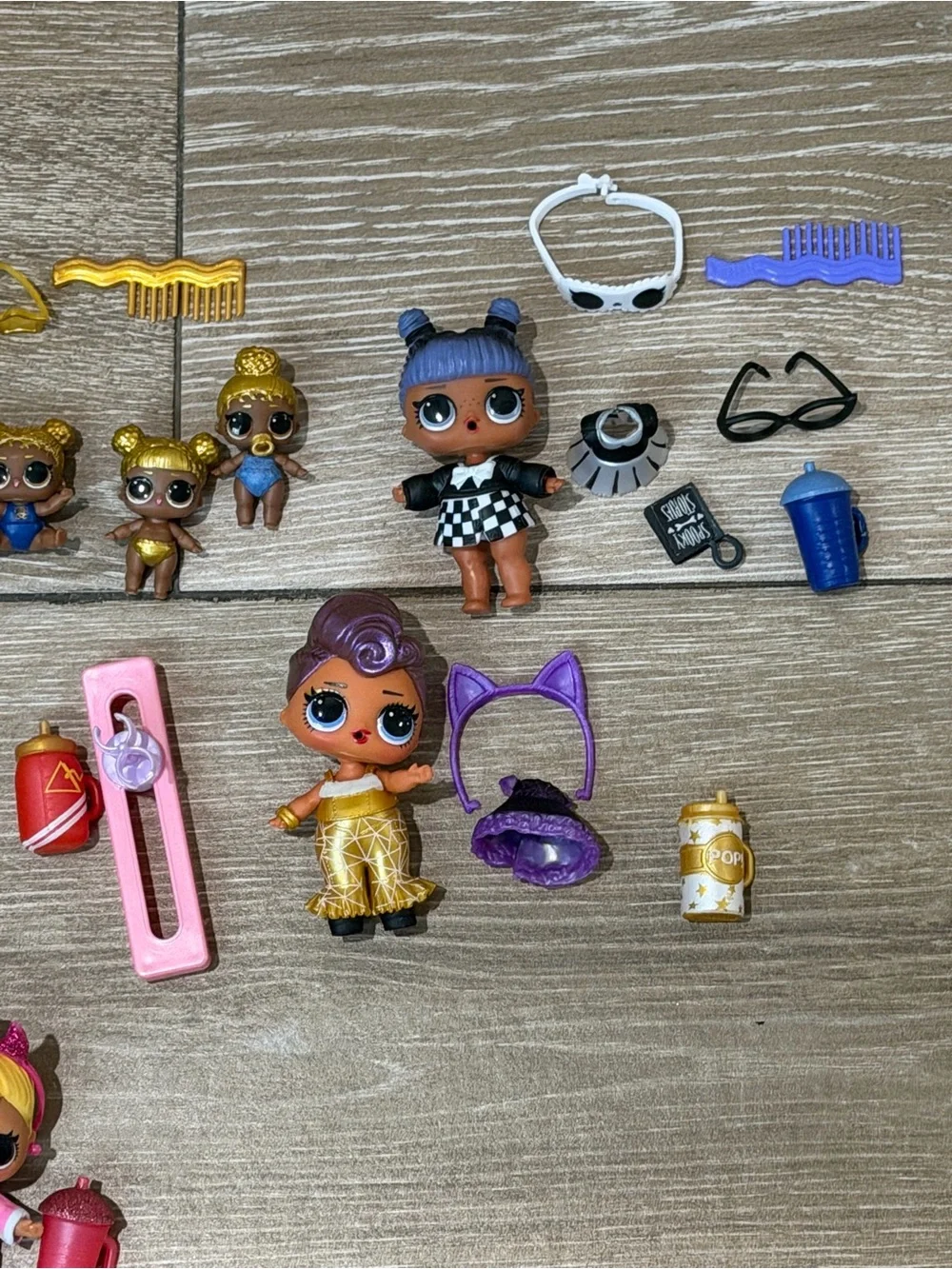 L.O.L. Surprise! Assorted Mini Dolls with Pink & Teal Capsules